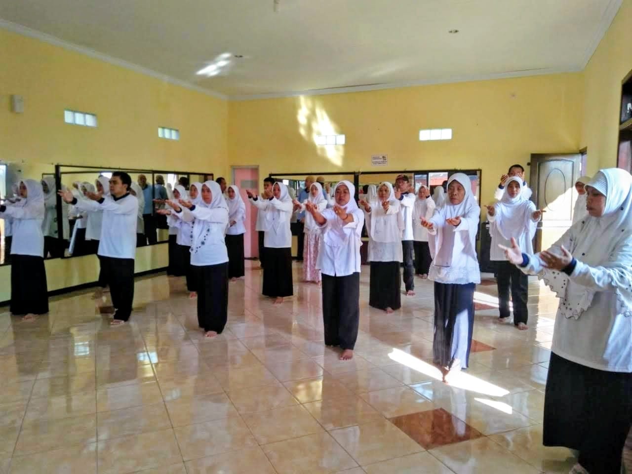 Senam Pernafasan Lansia
